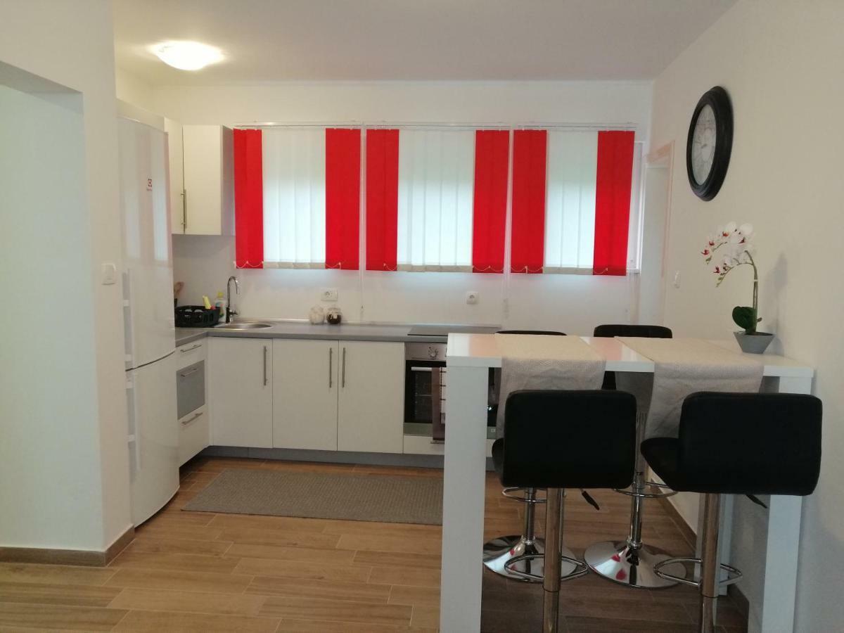 Cosy Apartment Road A6 Фужине Екстер'єр фото