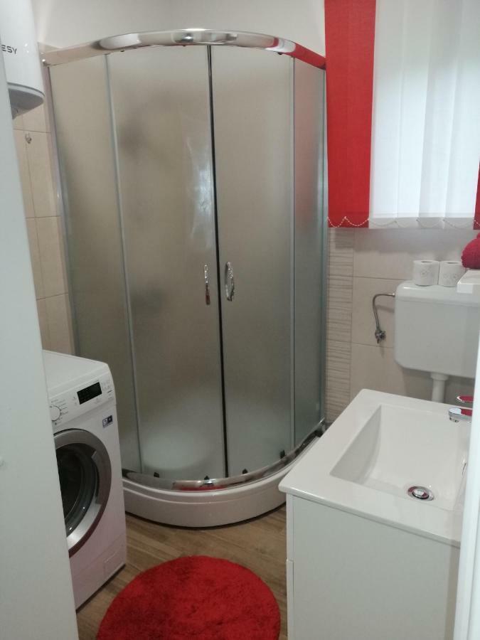 Cosy Apartment Road A6 Фужине Екстер'єр фото