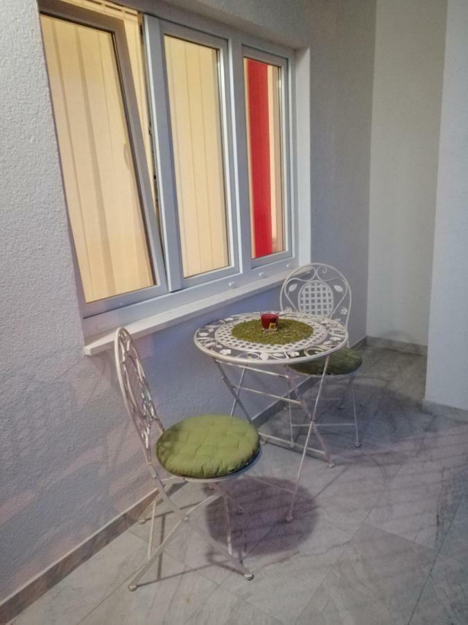 Cosy Apartment Road A6 Фужине Екстер'єр фото