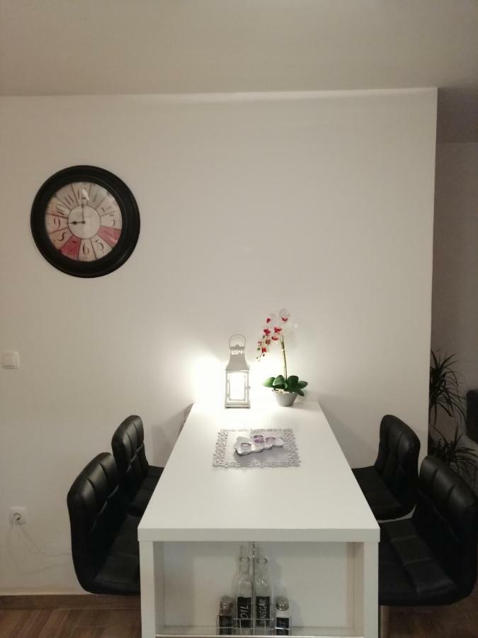 Cosy Apartment Road A6 Фужине Екстер'єр фото